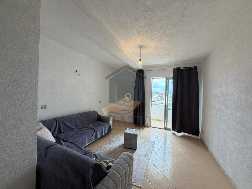 Shitet apartament 2+1 me 2 ballkone në Plazh, Durrës – pranë Hotel Adriatik 🌊