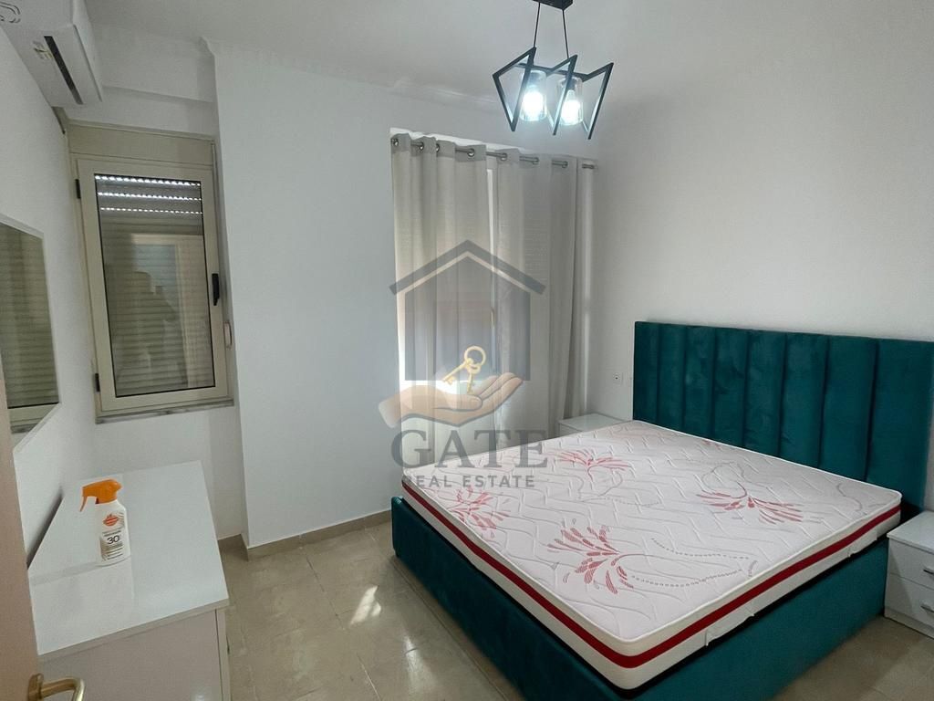 Jepet me qira, Apartament 1+1, Përballë Kavalishencës.,Plazh Durres