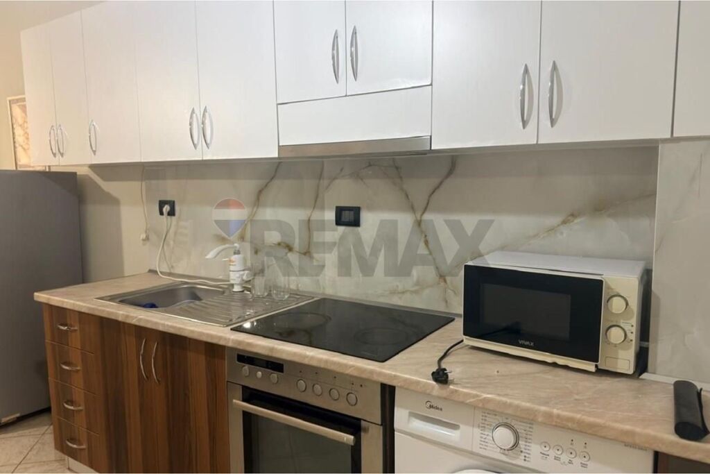 Apartament 1+1 per qira, Qender, Rr Kavajes