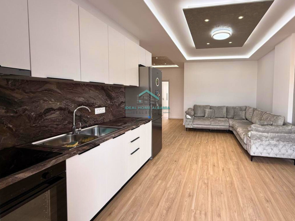 Apartment 2+1+2 for Sale – Lungomare, Vlorë