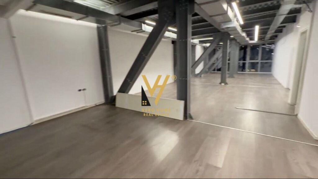 OFFICE 180 M2 FOR RENT AT THE PARIS COMMUNE 3,000 EURO