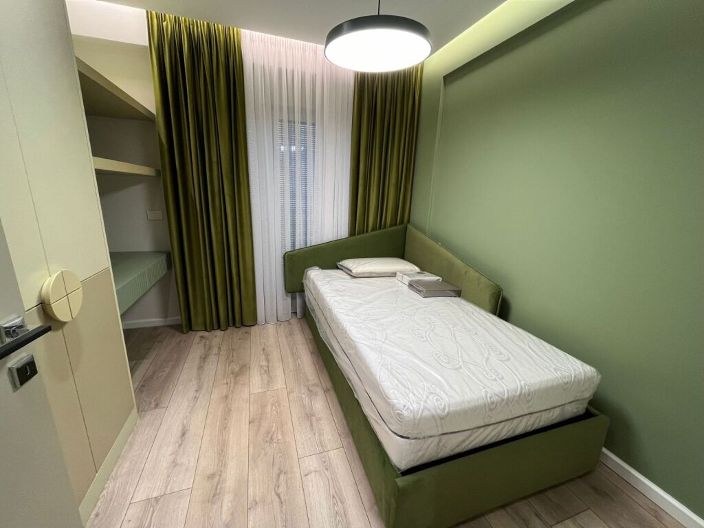 We rent out a super 3+1+2 with a veranda in Kodra e Diellit 2