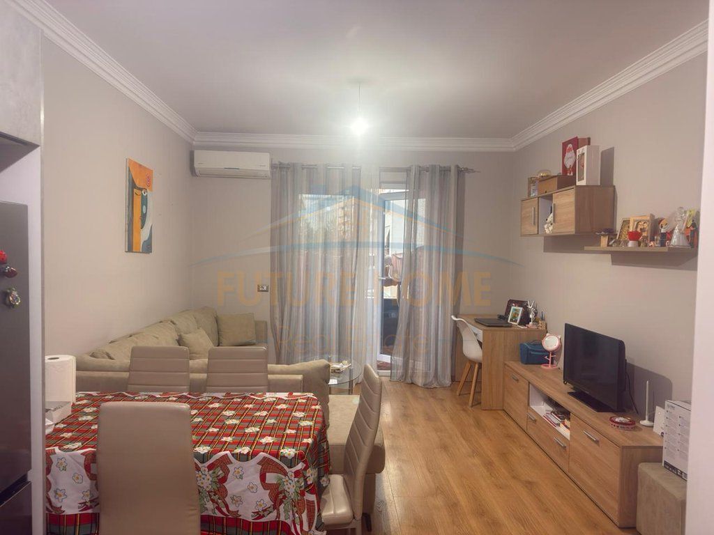 Shitet, Apartament 1+1, Unaza e Re, Tiranë