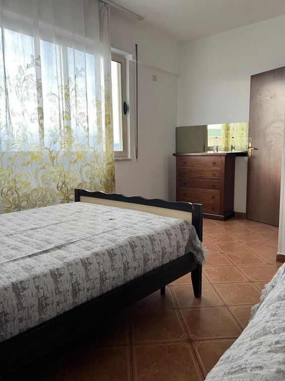 Affitto | Apartament 2 + 1 | Rruga Vaçe Zela | 650 €/mese