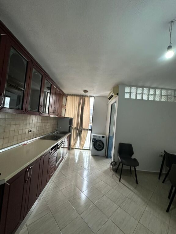 Affitto | Apartament 1 + 1 | Rruga 5 Maji | 400 €/mese