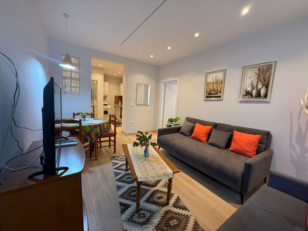 For Rent 1+1, Myslym Shyri