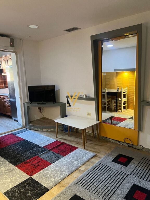 JEPET APARTAMENT 1+1 ME QERA TE RRUGA ELBASANIT 45.000 LEKE