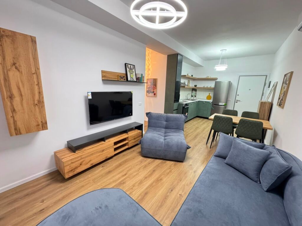 🏡 Jepet me qera Apartament 2+1 📍 Ali Demi, Kompleksi Kadiu💰 50.000 lekë/muaj