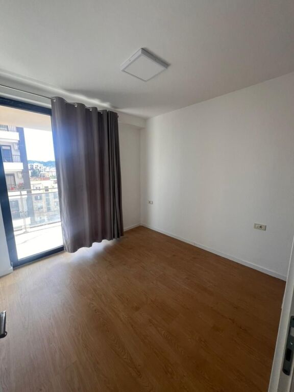 🏢 Ambient zyre me qira 1+1 tek Golden Tower, Mine Peza