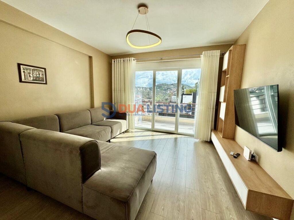 Shitet apartament modern 2+1+2 me ballkon tek FZ, Liqeni i Thate!
