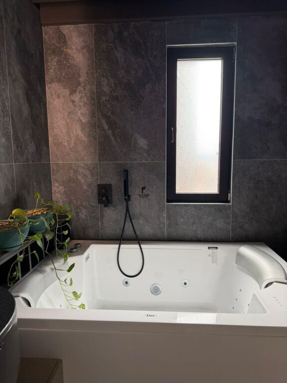 SHITET APARTAMENT 2+1+2 RRUGA E DIBRES 325.000 EURO FH-74083