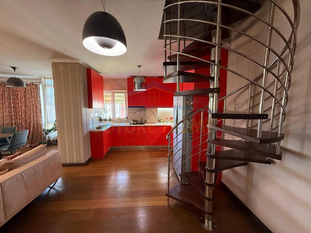 Shitet, Apartament 2+1, Pallati me Shigjeta, Tirane