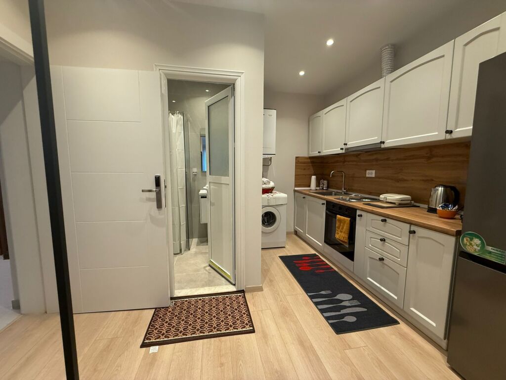 For Rent 1+1, Myslym Shyri
