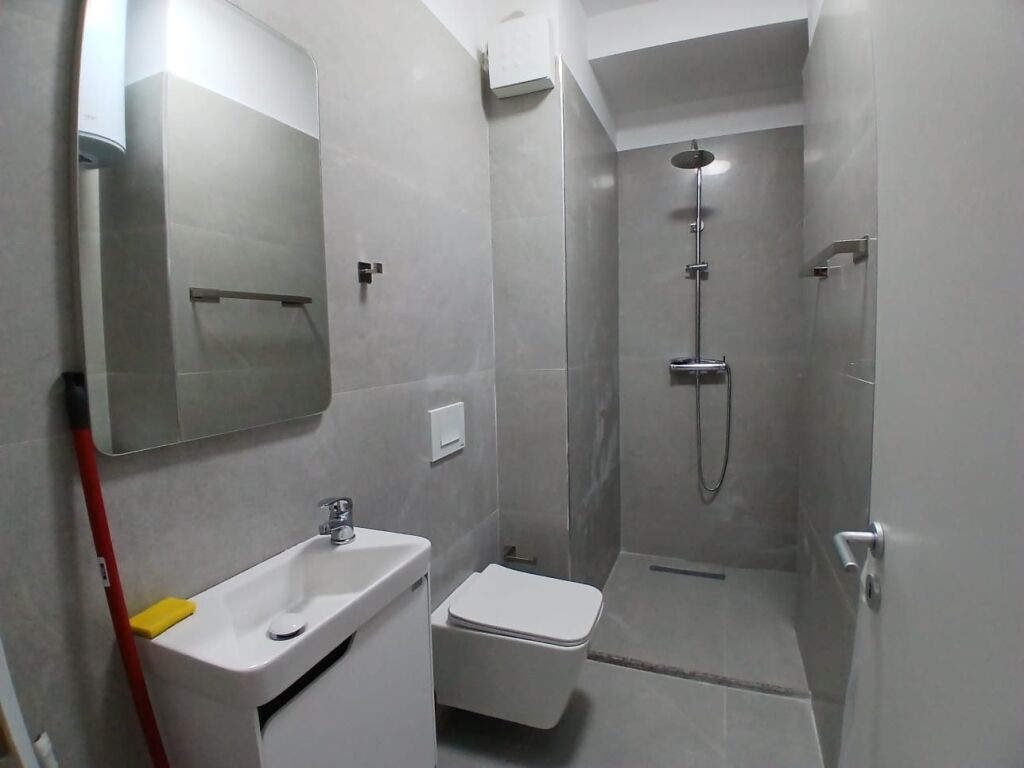 Jepet Me Qera Apartament 1+1+1 Ballkon