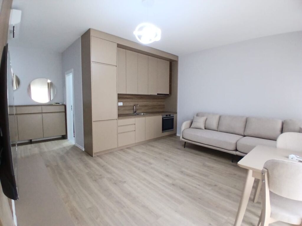 Jepet Me Qera Apartament 1+1+1 Ballkon