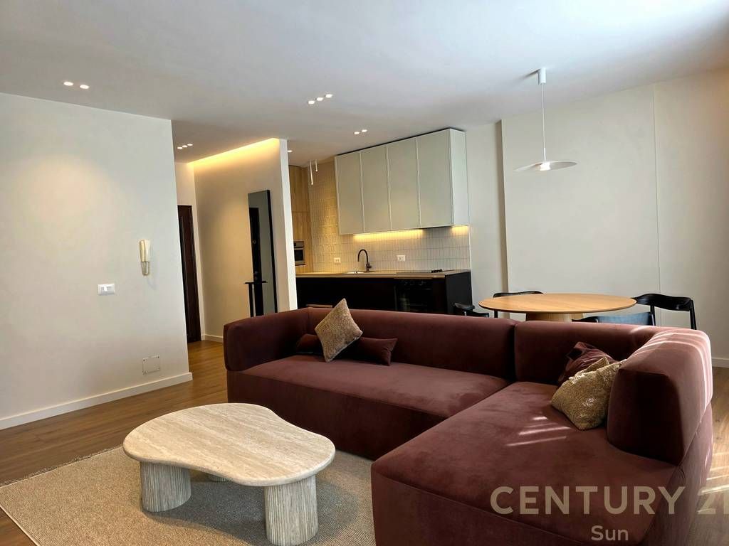 Apartament 2+1+Post Parkimi per qira tek Komuna e Parisit