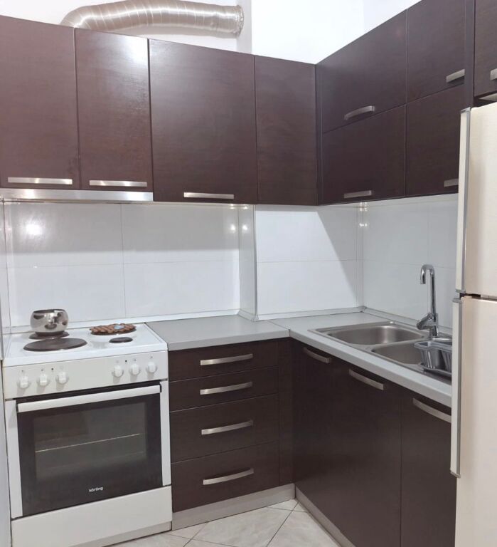 Apartament me qera 1+1 Misto Mame