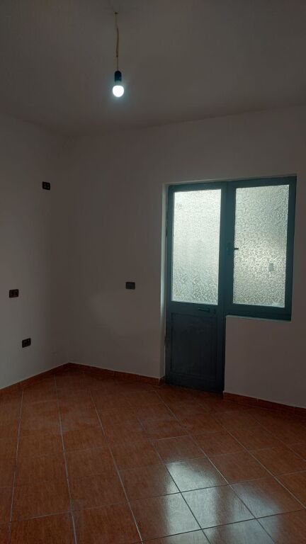 Affitto | Shtëpi private 2 + 1 | Allias | 450 €/mese