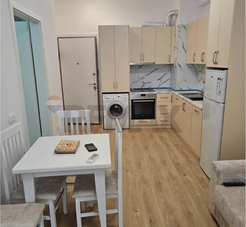 Apartament - Për Qira - Rruga Ali Demi, Tiranë