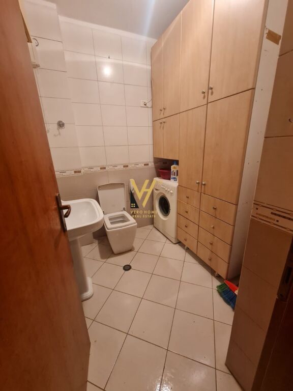 JEPET APARTAMENT 2+1 ME QIRA TE RRUGA NDRE MJEDA 70.000 LEKE