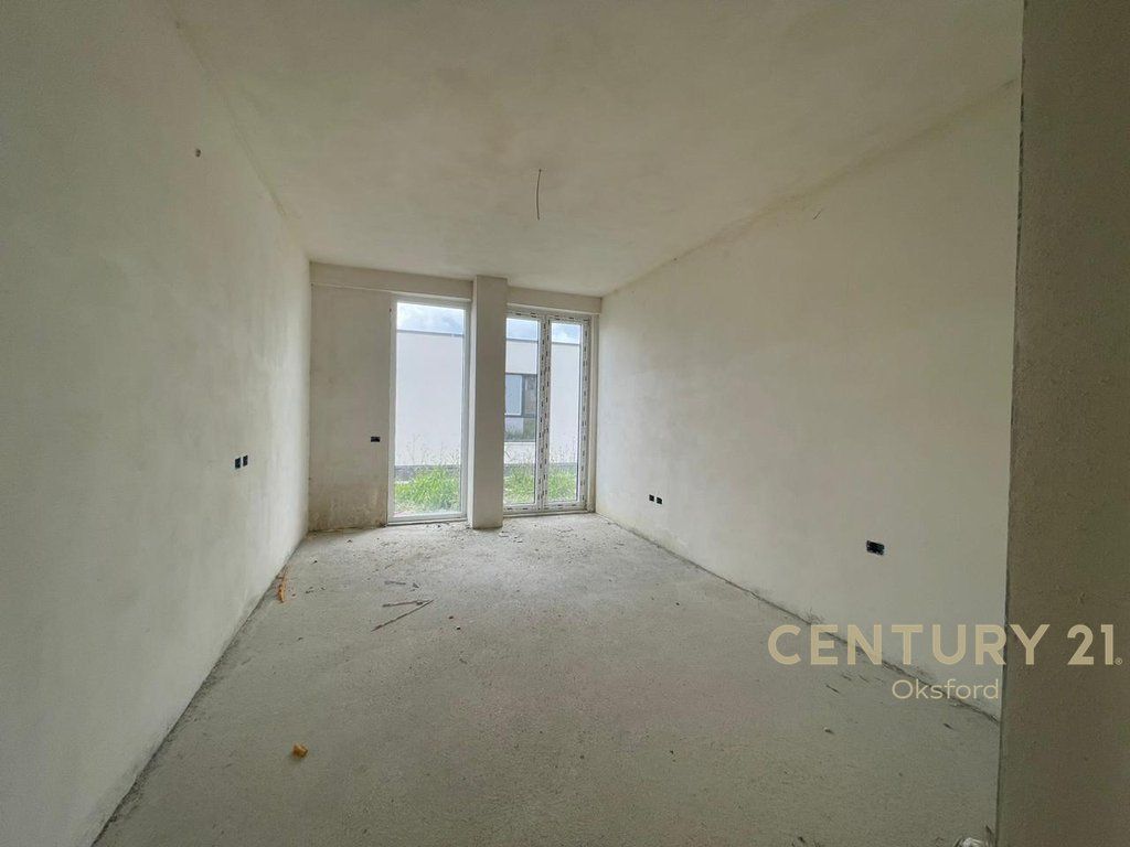 APARTMENT 3+1+2 WITH YARD FOR SALE NEAR FARKA LAKE