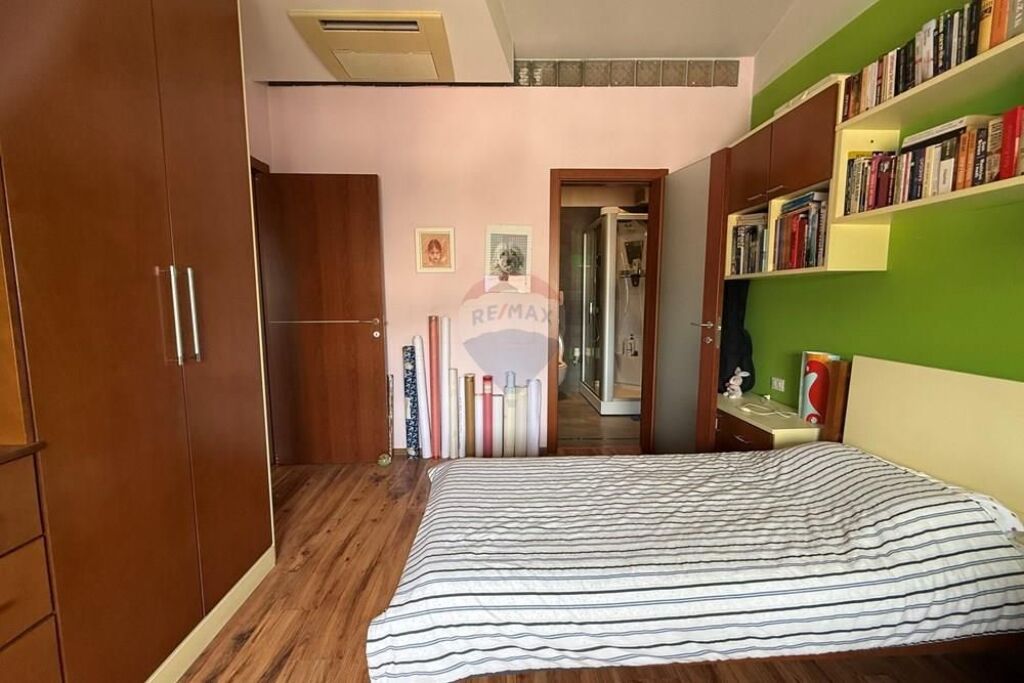 Apartament 4+1+studio, ne Qender te Tiranes!