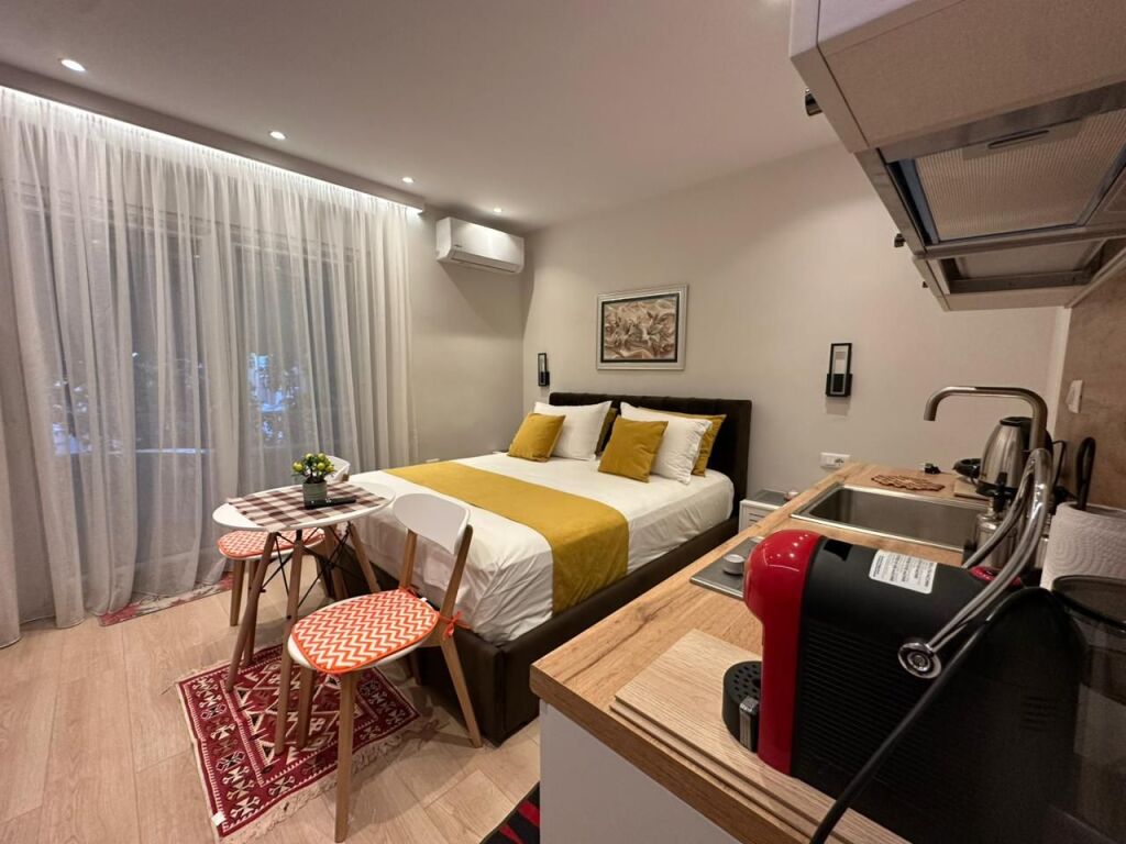 Studio in Affitto, Myslym Shyri