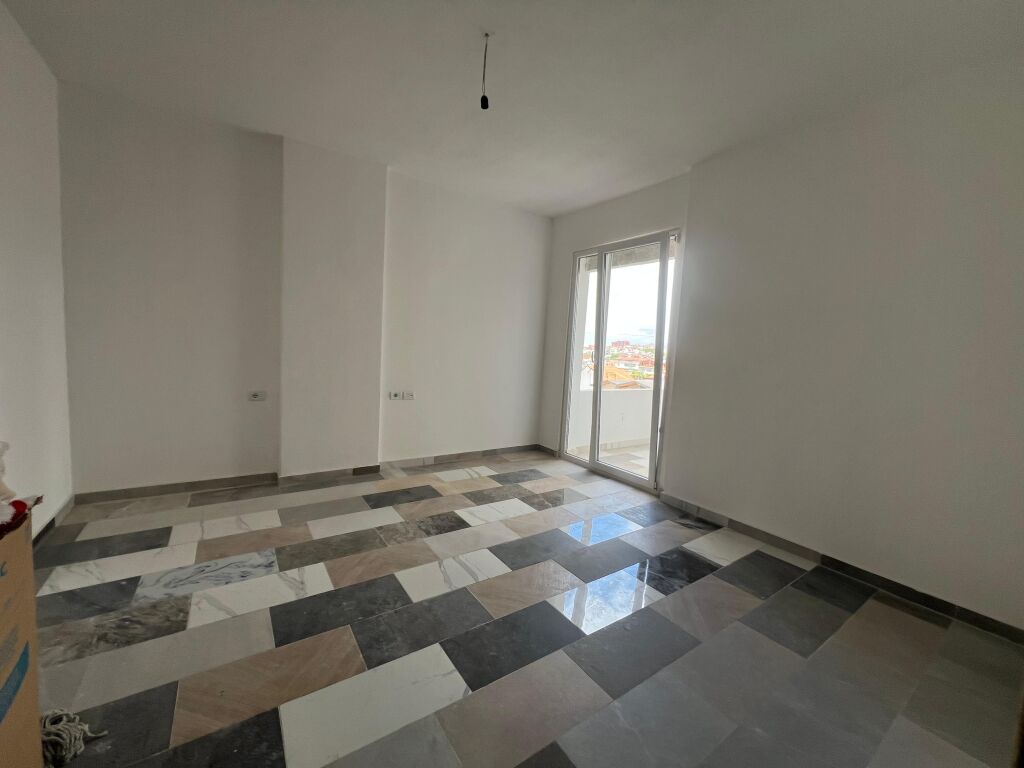 Apartment 2+1+2 for sale, Kamza Junction, Terminal