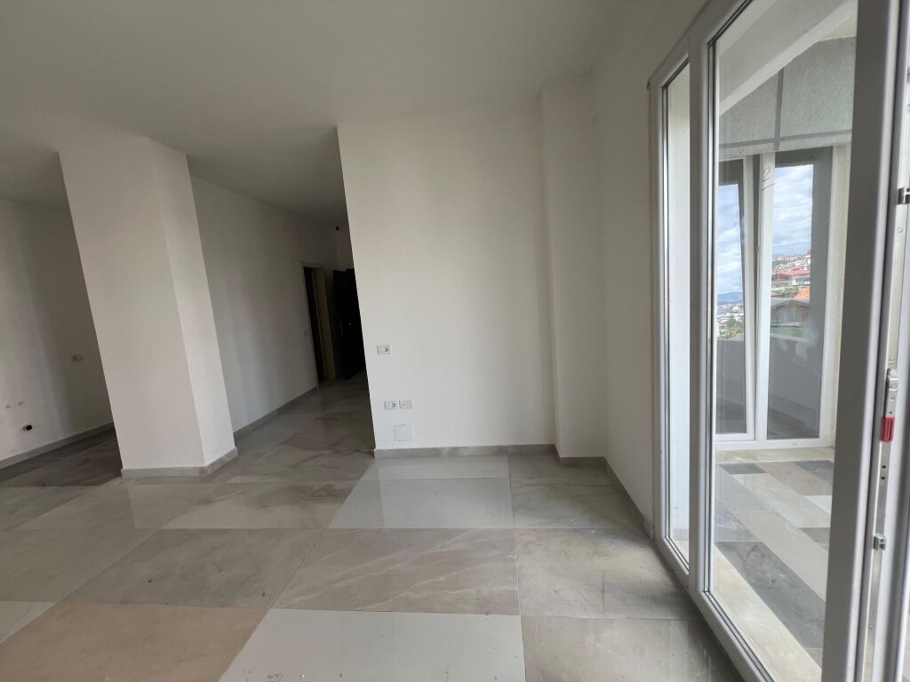 Apartment 2+1+2 for sale, Kamza Junction, Terminal
