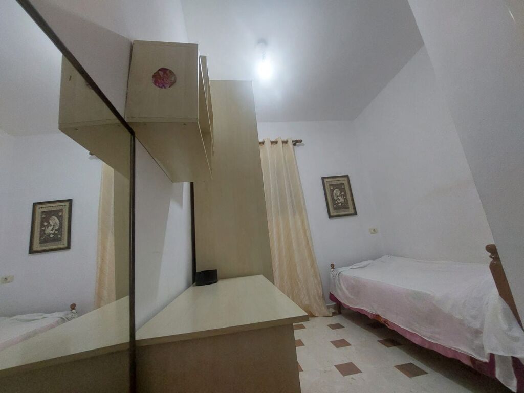 Jepet Me Qera Apartament 3+1+1 Ballkon