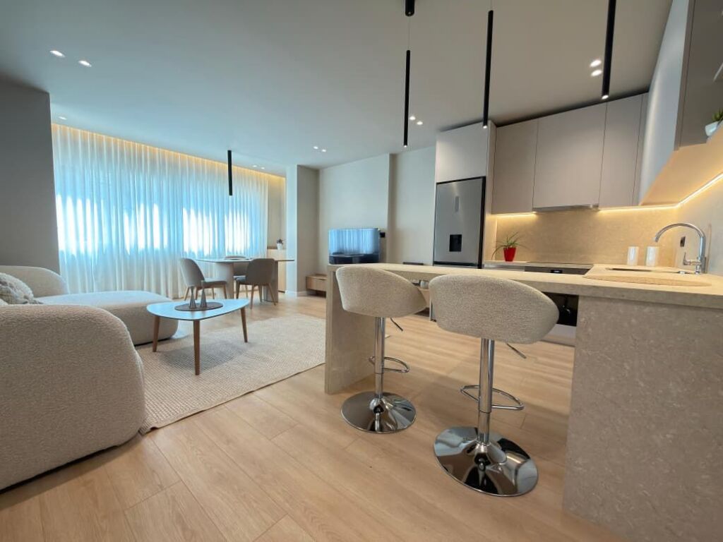 Apartament 2+1 tek Rruga Margarita Tutulani!
