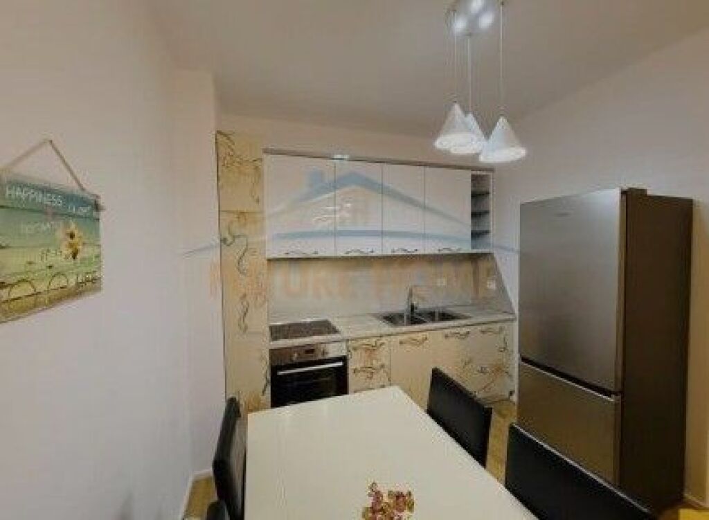 We have a 1+1 apartment for rent at the Golden Park Complex, near the American Hospital 3.