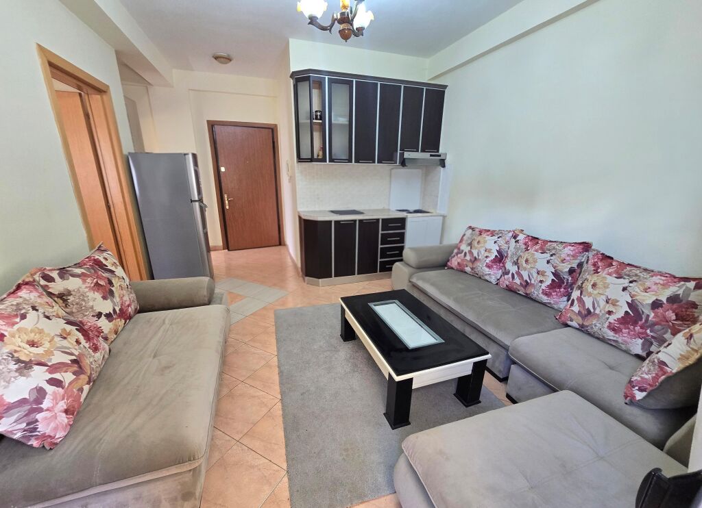 Apartament 1+1 Ne Shitje, Golem, Hotel Blu