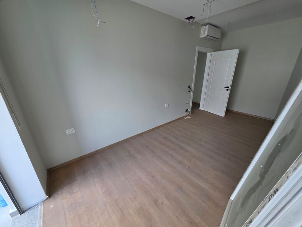 5 Maji Pran Concord Center Shitet Apartament 2+1+2