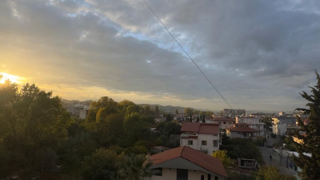 1+1, furnished near syri tv in astir price 400 euro