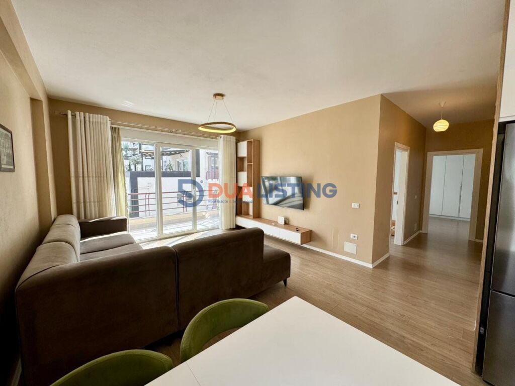 Shitet apartament modern 2+1+2 me ballkon tek FZ, Liqeni i Thate!
