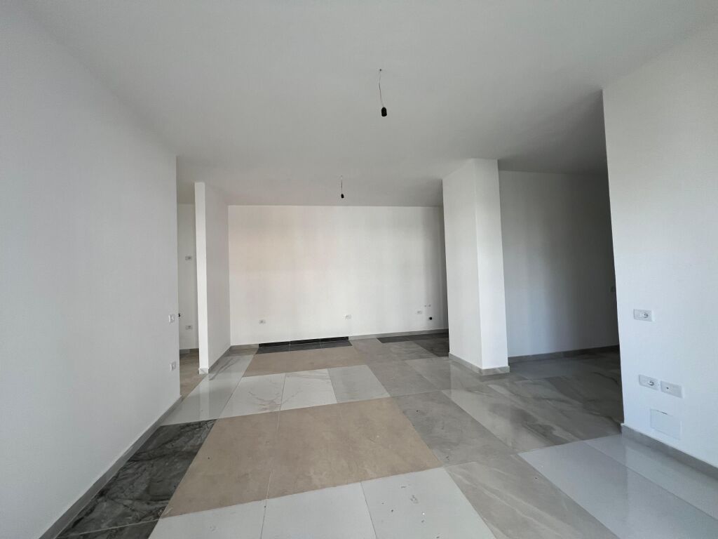 Apartment 2+1+2 for sale, Kamza Junction, Terminal