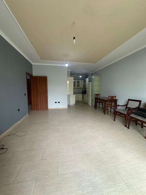 Apartament 2+1+2 per shitje Rr. Teleferikut Fresk !