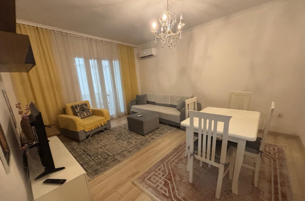 Apartament 3+1 Me Qera Rruga Myslym Shyri Tirane