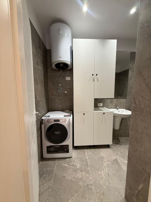 Appartamento 2+1 disponibile vicino al lago secco con posto auto!