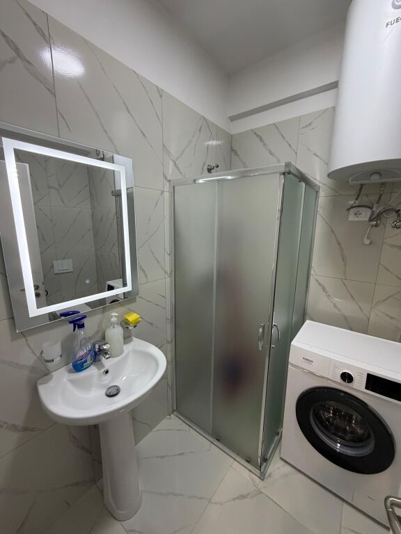 Jepet Me Qera Apartament 1+1+1 Ballkon