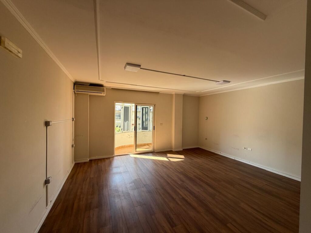 🏢Sheshi Willson jepet me qera ambient biznesi per zyra 5+1+2,pjeserisht i mobiluar 1,800Euro (Neto)