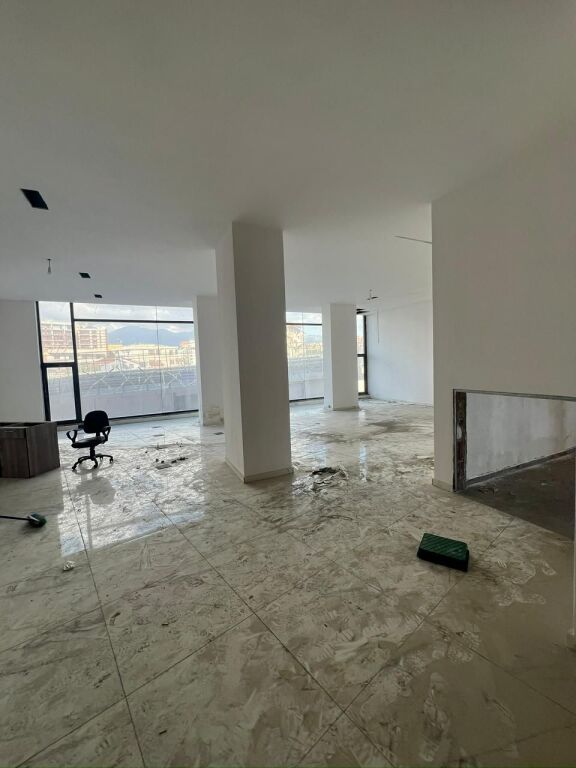 OFFICE FOR RENT 180M2 ASTIR