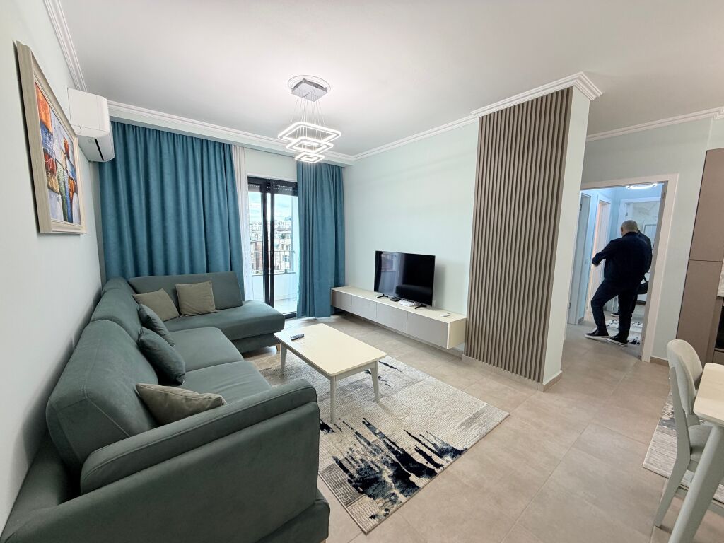 Apartment 2+1 + 2 bathrooms for rent, at the Train Station.  📍 6th floor, in a new building with 2 elevators 🛋️ Furnished with modern furniture 🚗 Includes 2 parking spaces 📄 Condition: notarial contract 💶 Price: 800€ net  For more information or property visit, contact.