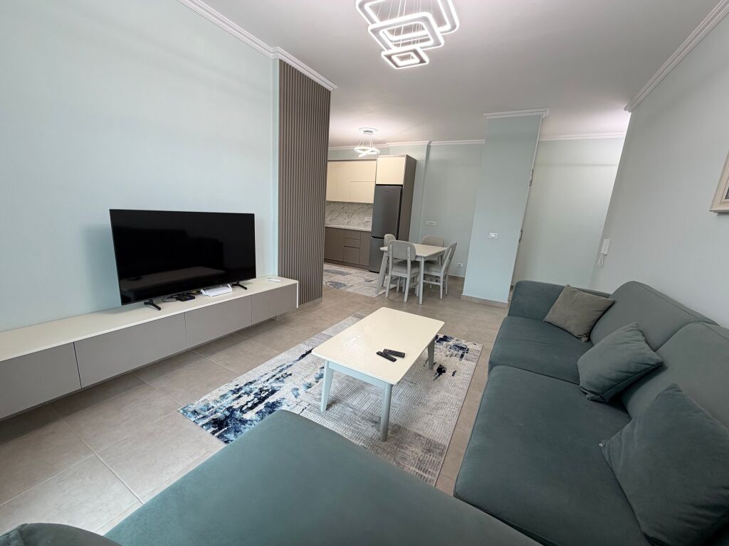 Apartment 2+1 + 2 bathrooms for rent, at the Train Station.  📍 6th floor, in a new building with 2 elevators 🛋️ Furnished with modern furniture 🚗 Includes 2 parking spaces 📄 Condition: notarial contract 💶 Price: 800€ net  For more information or property visit, contact.