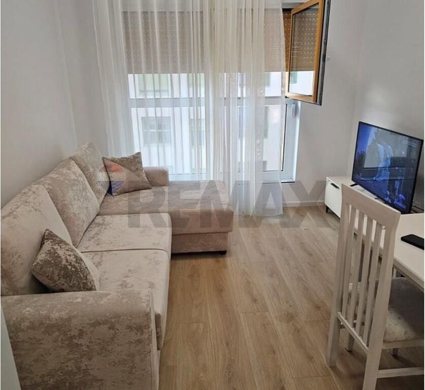 Apartament - Për Qira - Rruga Ali Demi, Tiranë