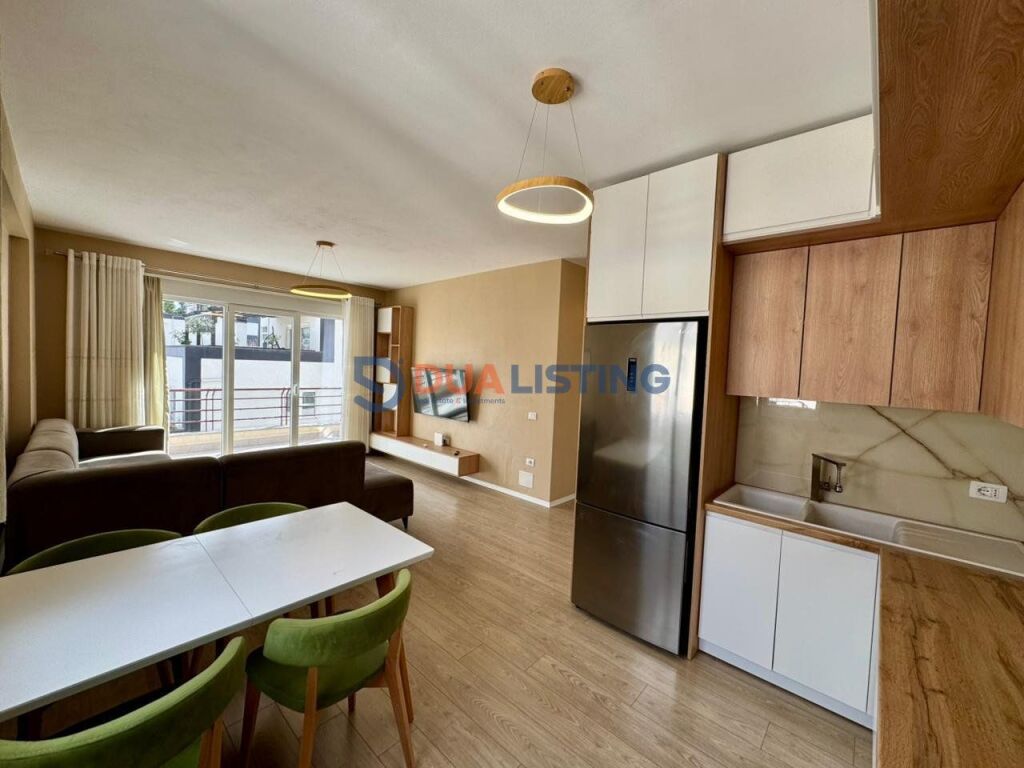 Shitet apartament modern 2+1+2 me ballkon tek FZ, Liqeni i Thate!
