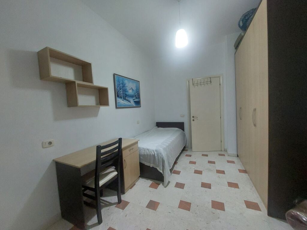 Jepet Me Qera Apartament 3+1+1 Ballkon