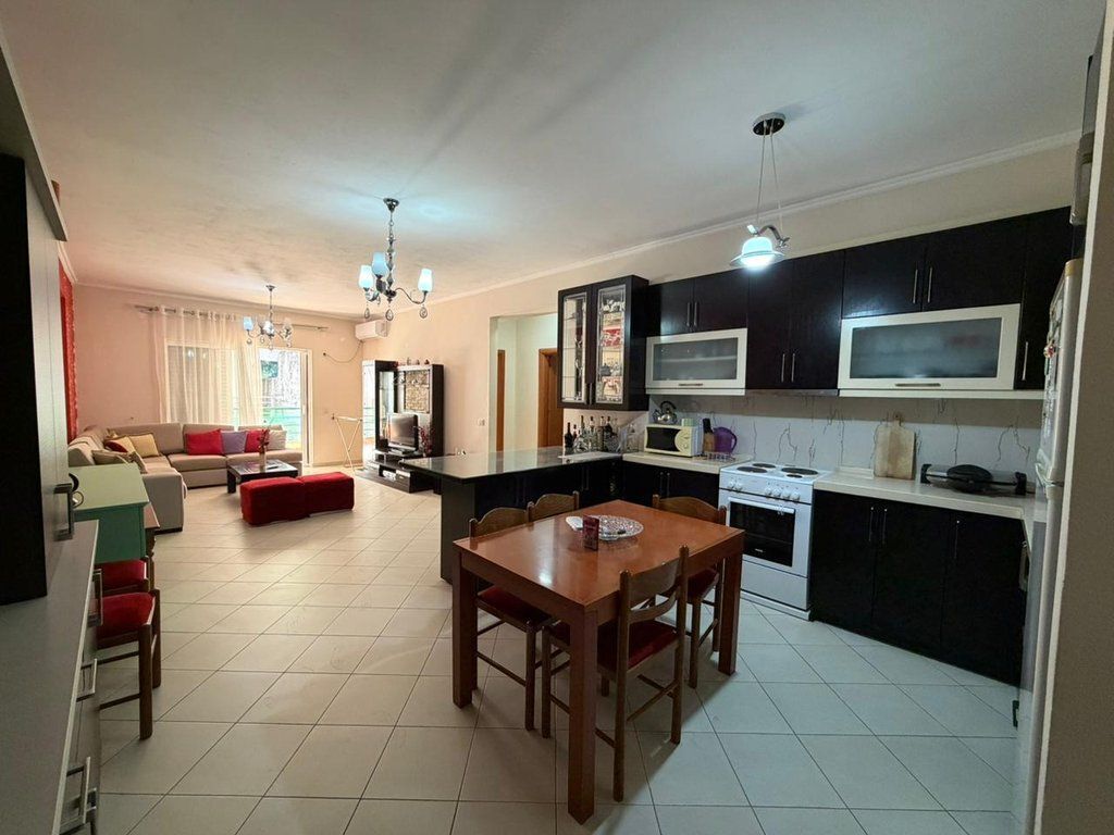 SARANDE, SELLING APARTMENT 2+1+2