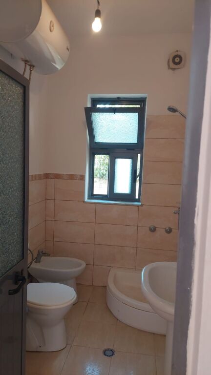Affitto | Shtëpi private 2 + 1 | Allias | 450 €/mese